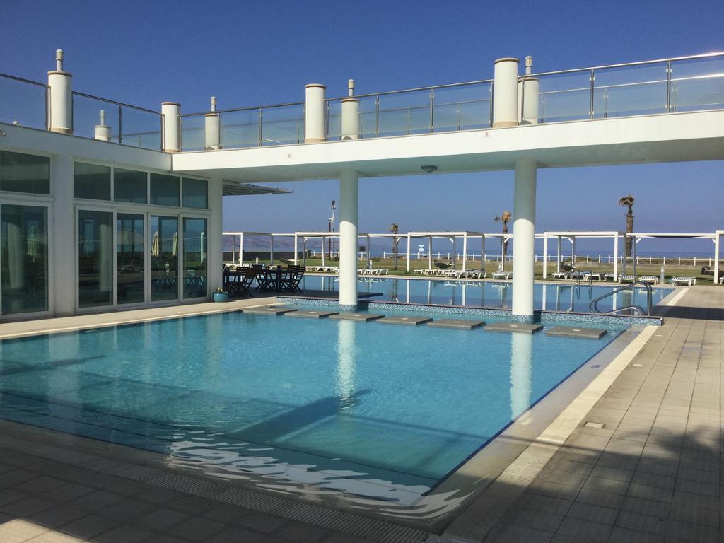 Aphrodite Beachfront Apartment Ghaziveran Esterno foto