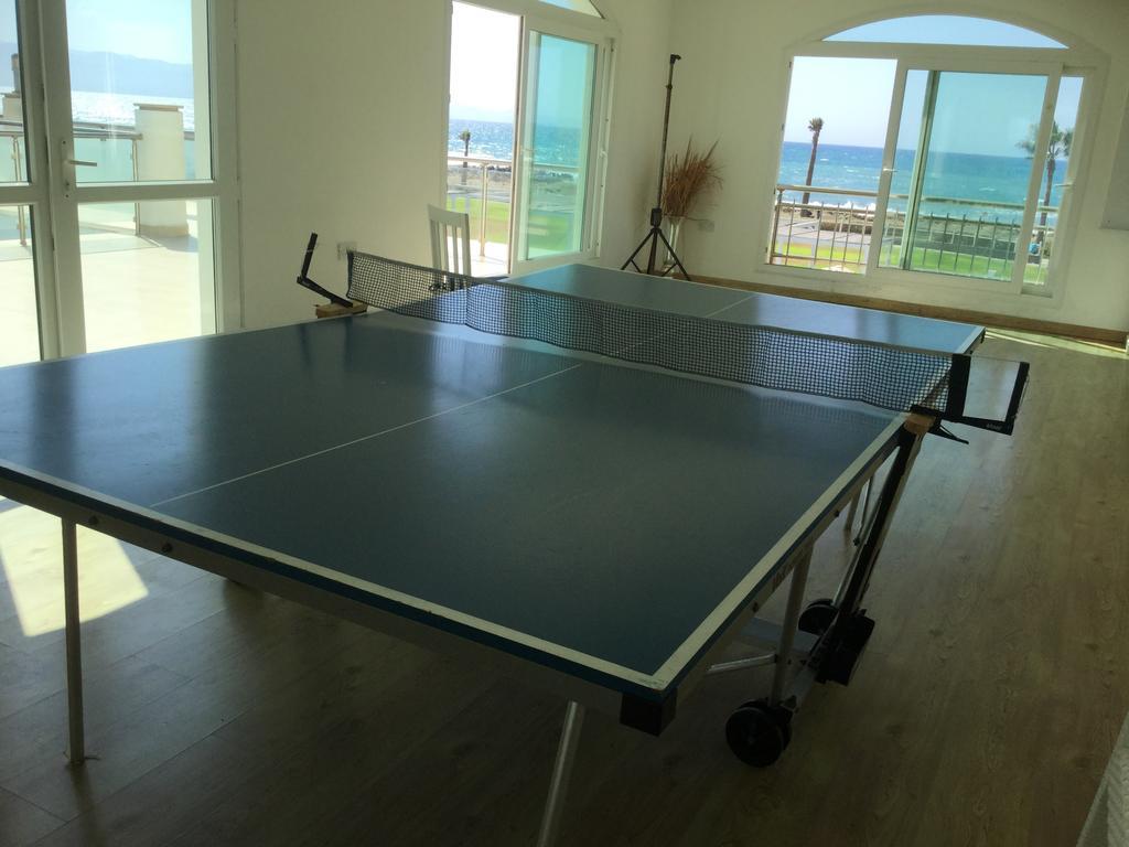 Aphrodite Beachfront Apartment Ghaziveran Esterno foto