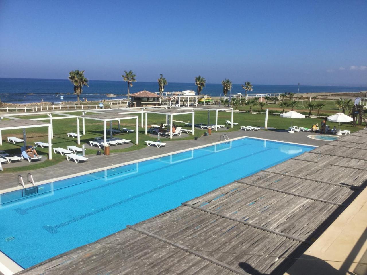 Aphrodite Beachfront Apartment Ghaziveran Esterno foto