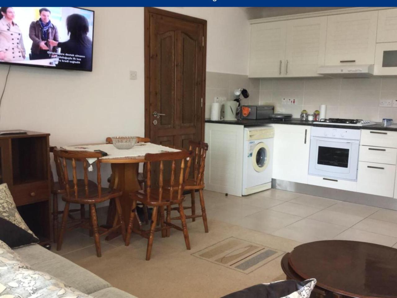 Aphrodite Beachfront Apartment Ghaziveran Esterno foto